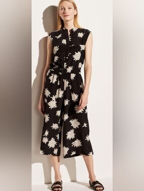 VINCE. Silk Chrysanthemum Floral Slevelees Wide Leg Jumpsuit In Navy Blue L